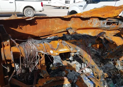 2026 Toyota Tundra Hybrid Platinum Hybrid Crewmax 5.5' Bed из США, поврежденный, VIN 5TFNC5DB2TX120271